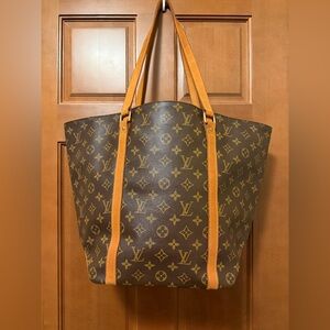 LOUIS VUITTON Sac Shopping Tote Bag Monogram in GM size